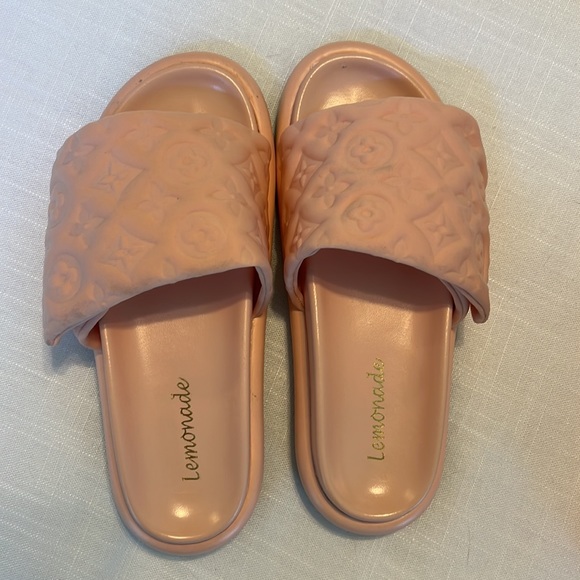 Lemonade itza vibe designer look Velcro sandals - Picture 5 of 7